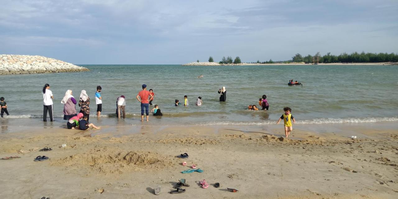 Zr D'Jembal Homestay, Gong Badak Kuala Terengganu Exterior foto