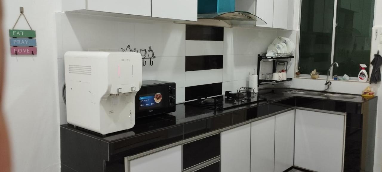 Zr D'Jembal Homestay, Gong Badak Kuala Terengganu Exterior foto